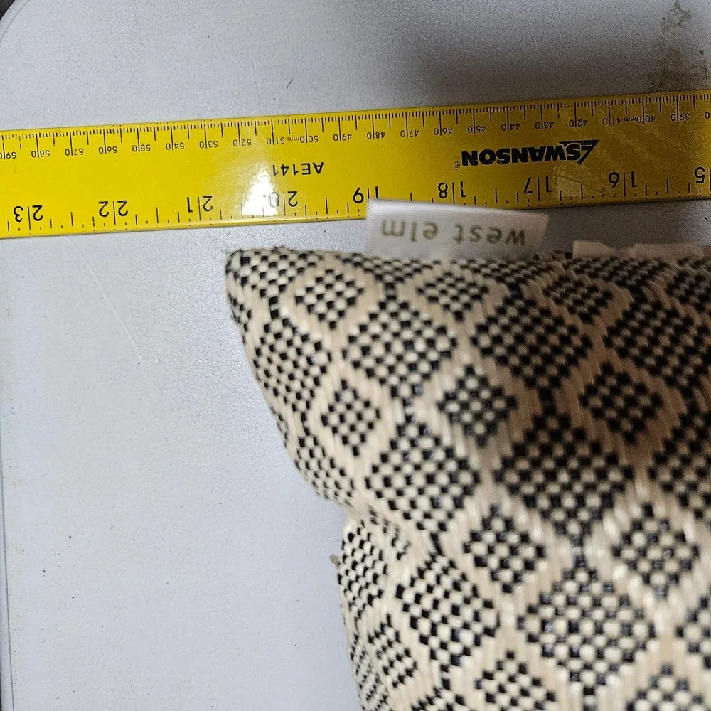 West Elm Set of 2 Lumbar Pillows Black Cream Woven Diamond Geometric 12x20